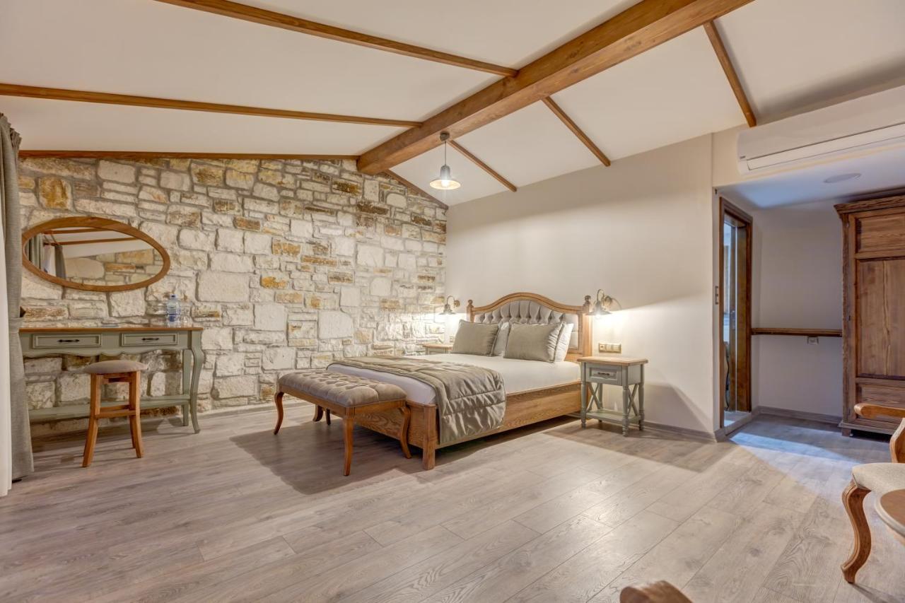 Navalia Hotel Foça Eksteriør bilde