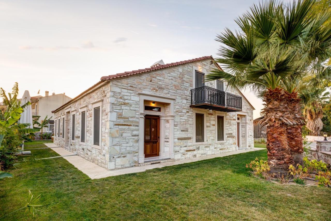 Navalia Hotel Foça Eksteriør bilde