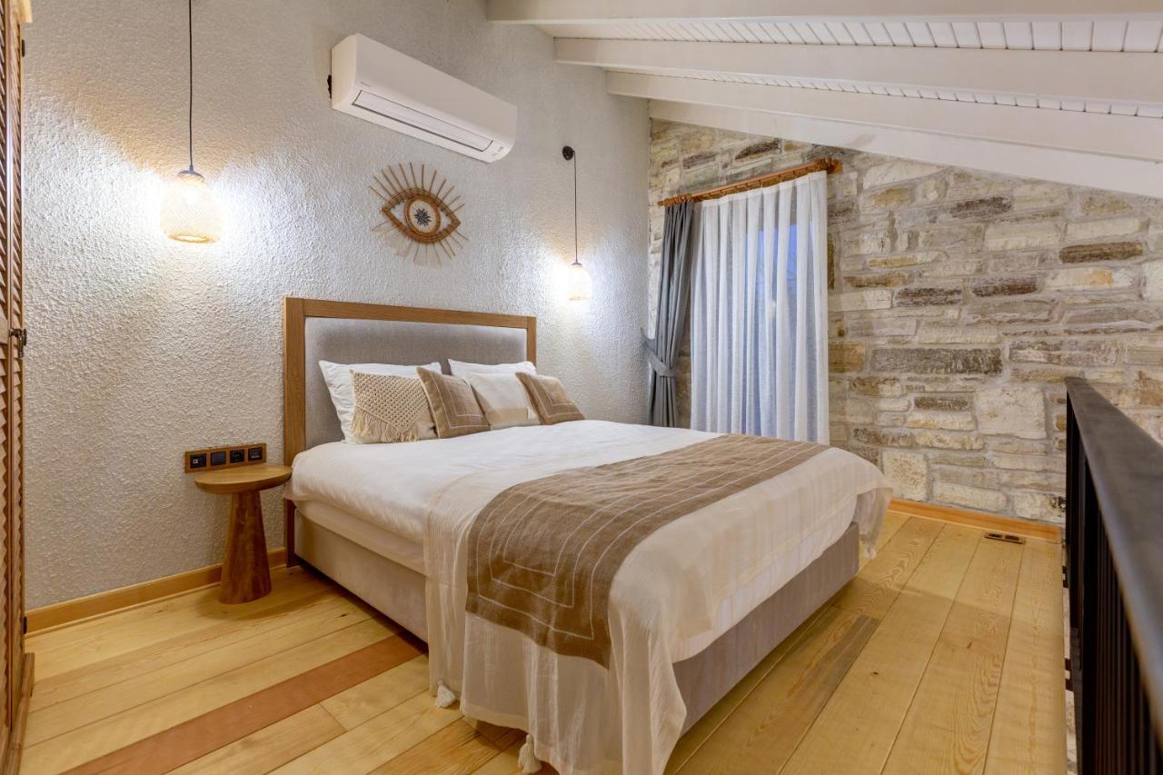 Navalia Hotel Foça Eksteriør bilde