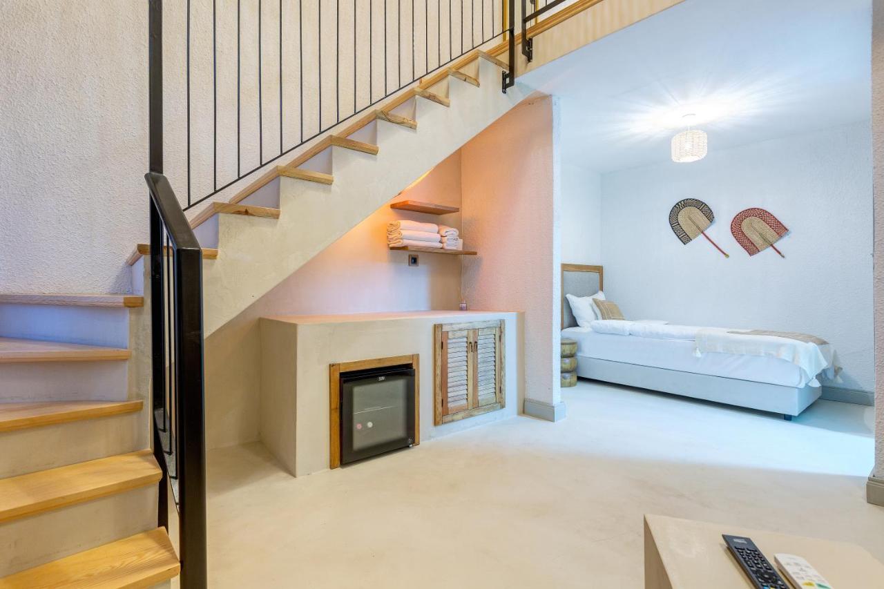 Navalia Hotel Foça Eksteriør bilde