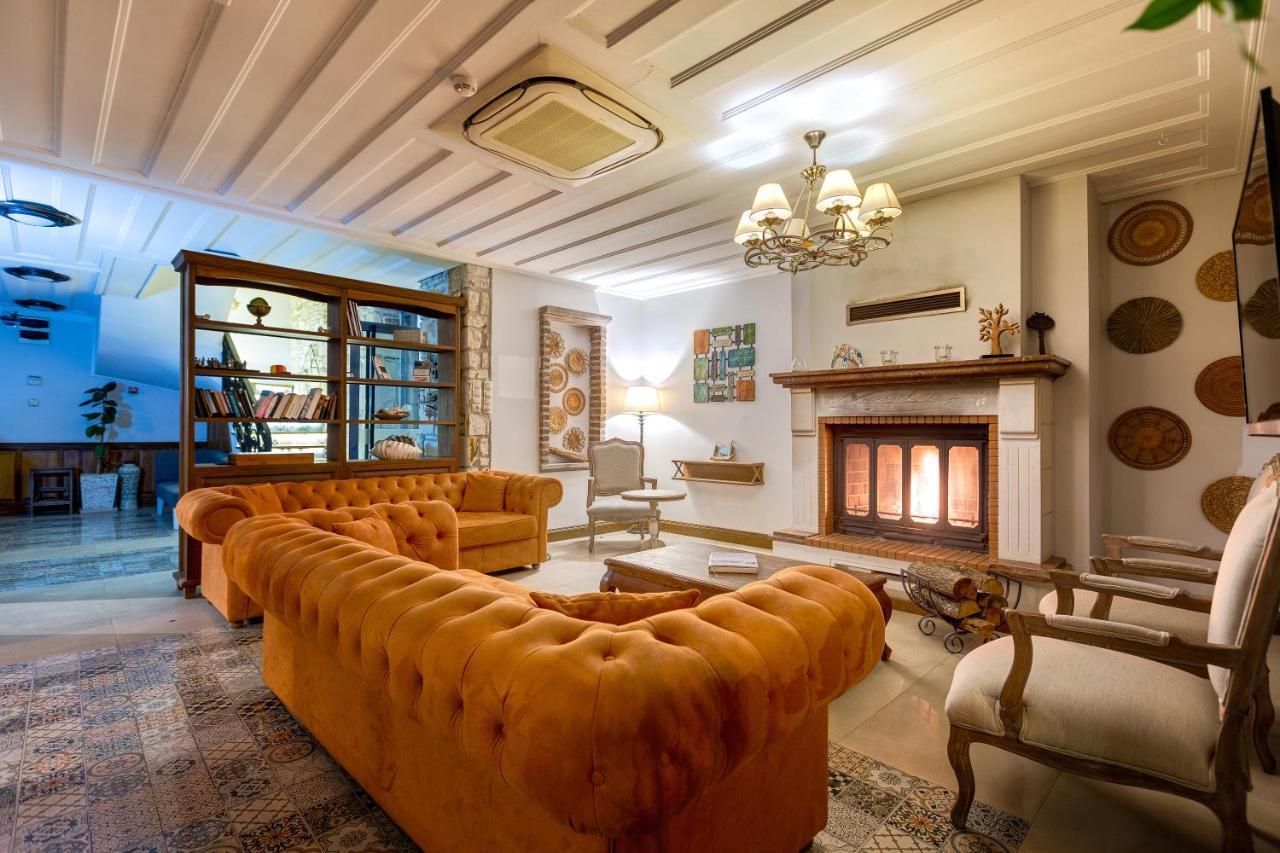 Navalia Hotel Foça Eksteriør bilde