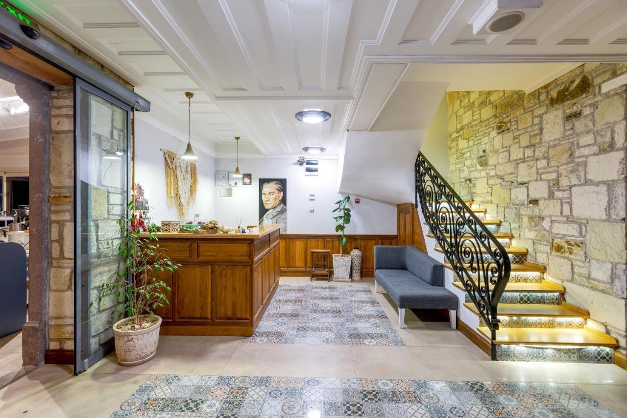 Navalia Hotel Foça Eksteriør bilde
