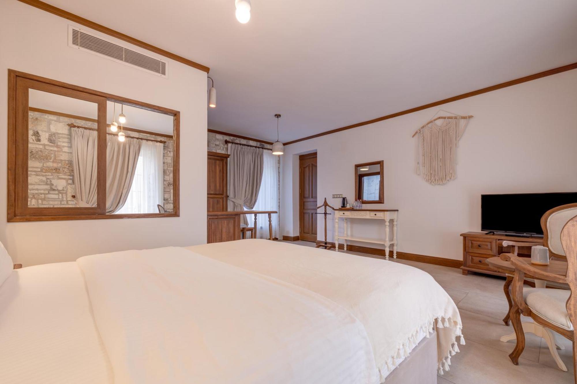 Navalia Hotel Foça Eksteriør bilde