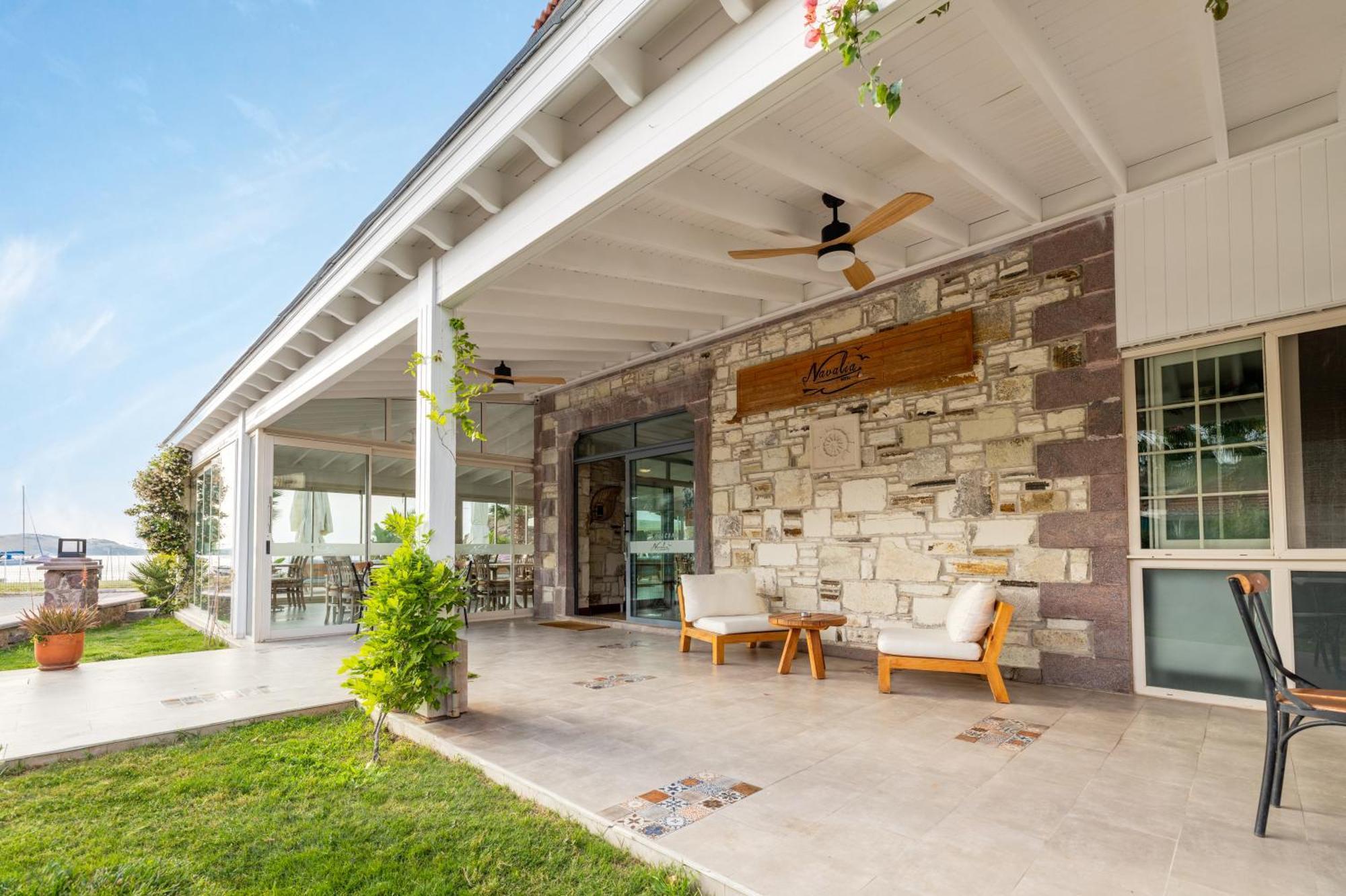 Navalia Hotel Foça Eksteriør bilde