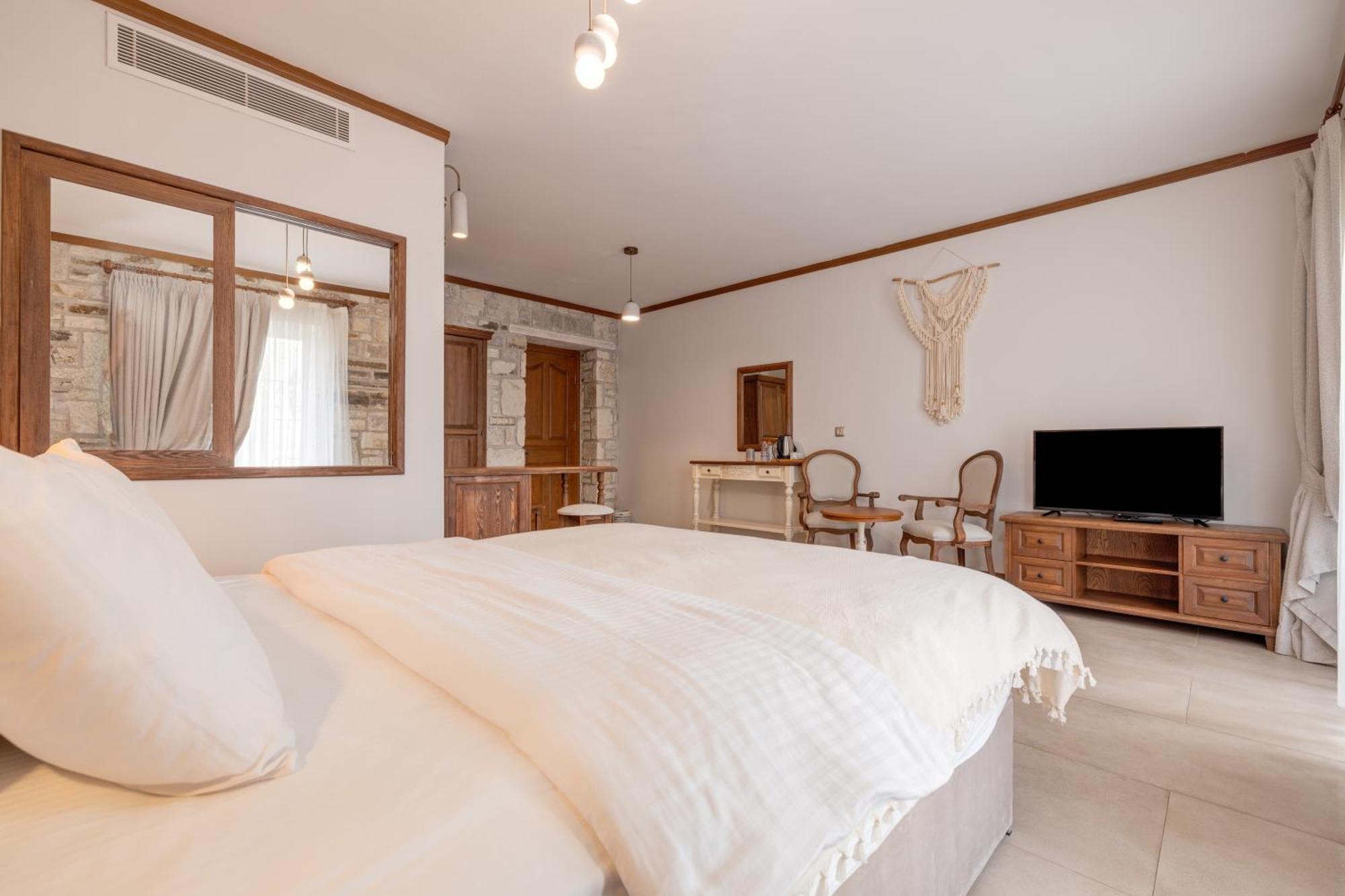 Navalia Hotel Foça Eksteriør bilde