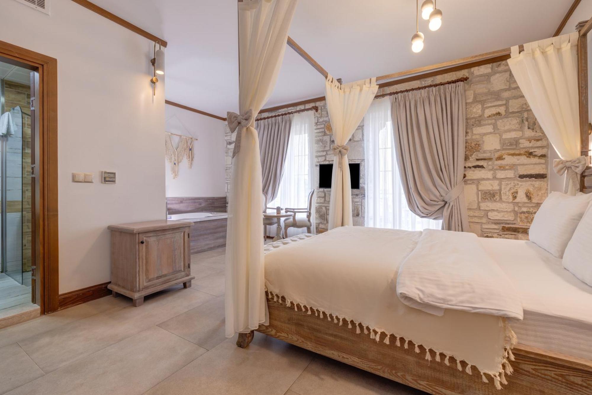Navalia Hotel Foça Eksteriør bilde