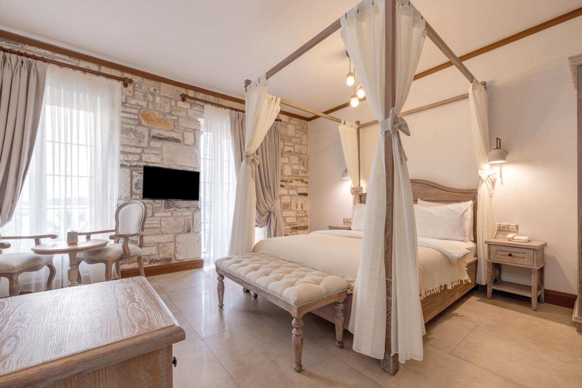 Navalia Hotel Foça Eksteriør bilde
