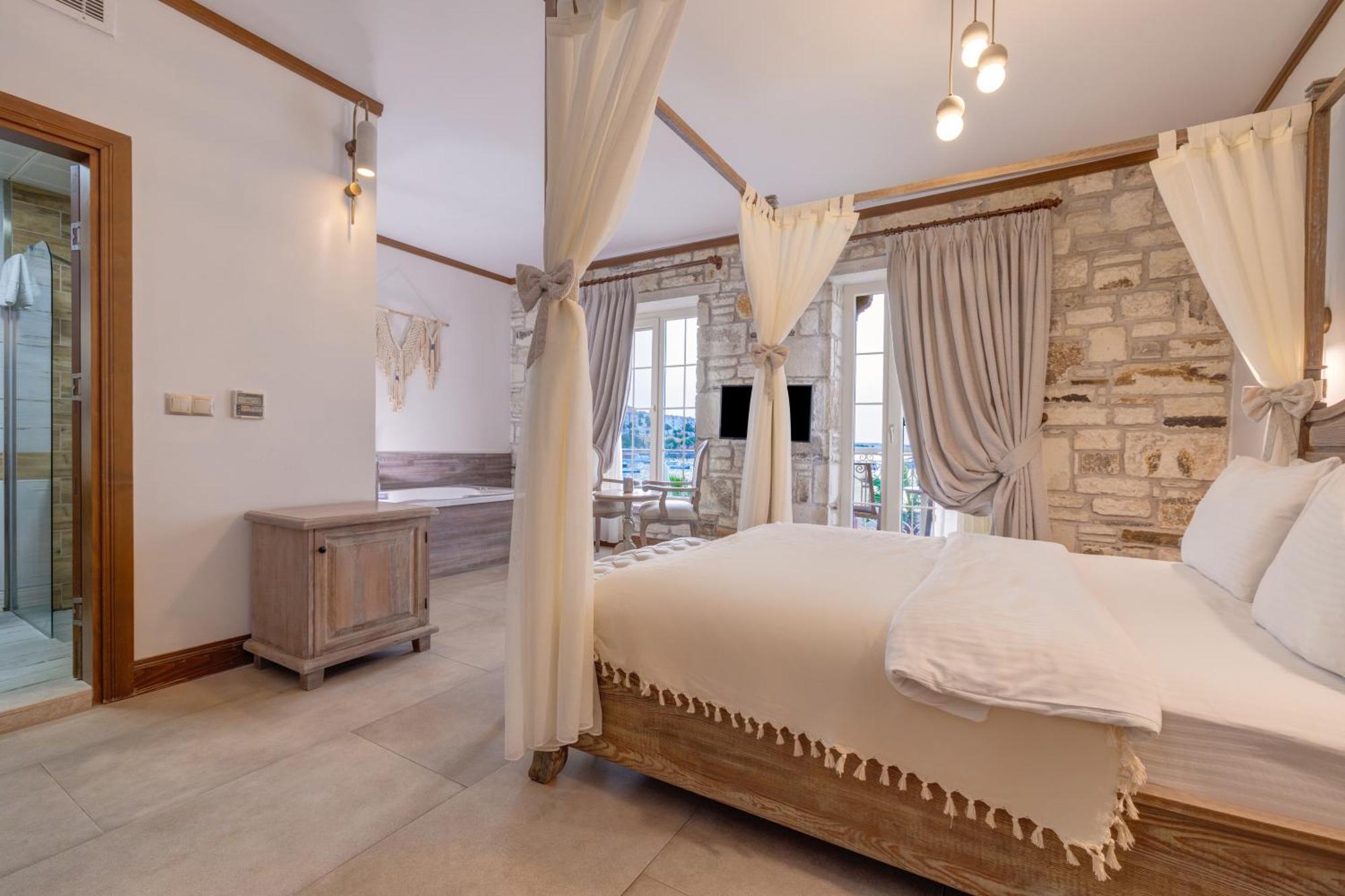 Navalia Hotel Foça Eksteriør bilde