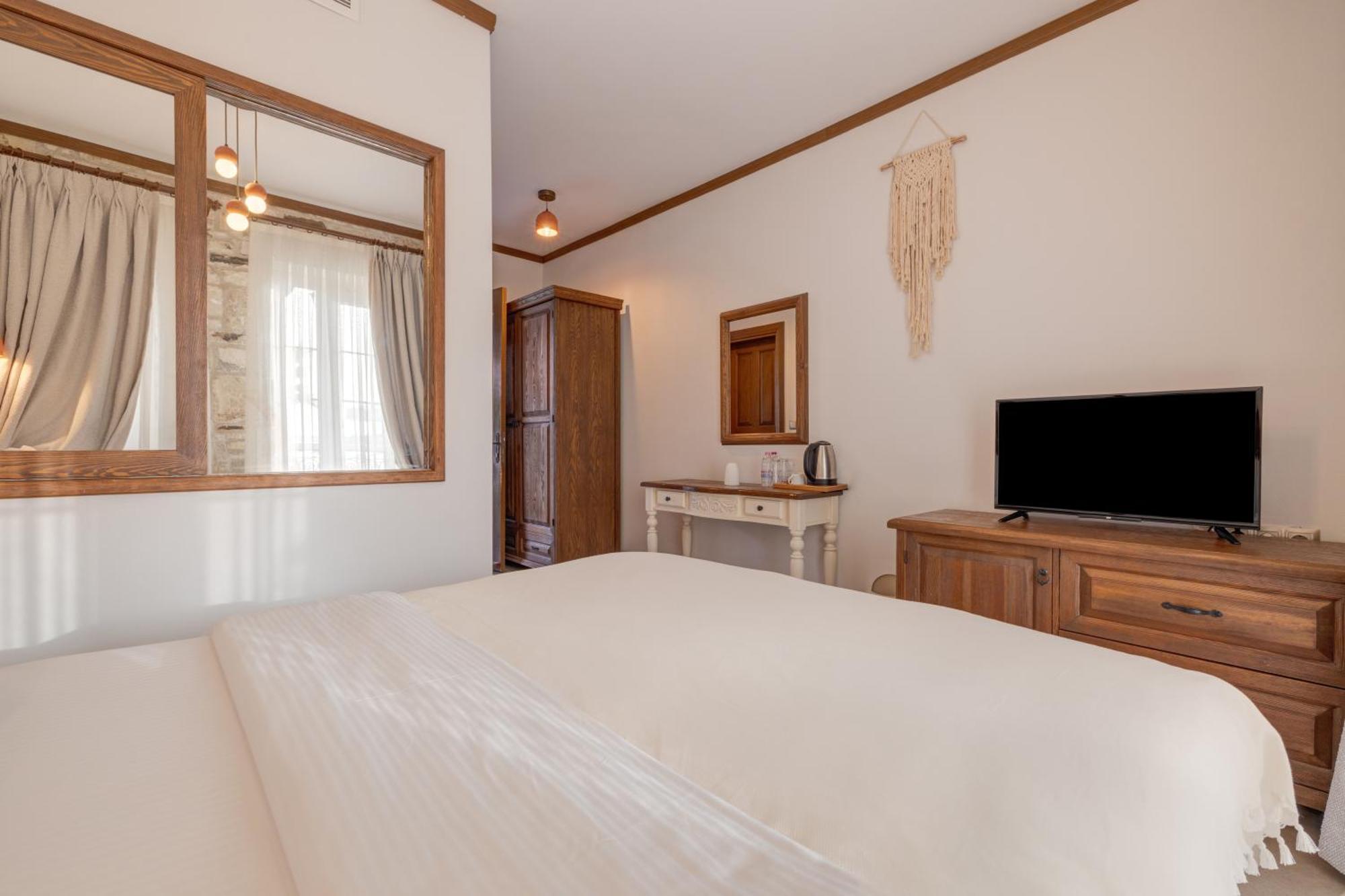 Navalia Hotel Foça Eksteriør bilde