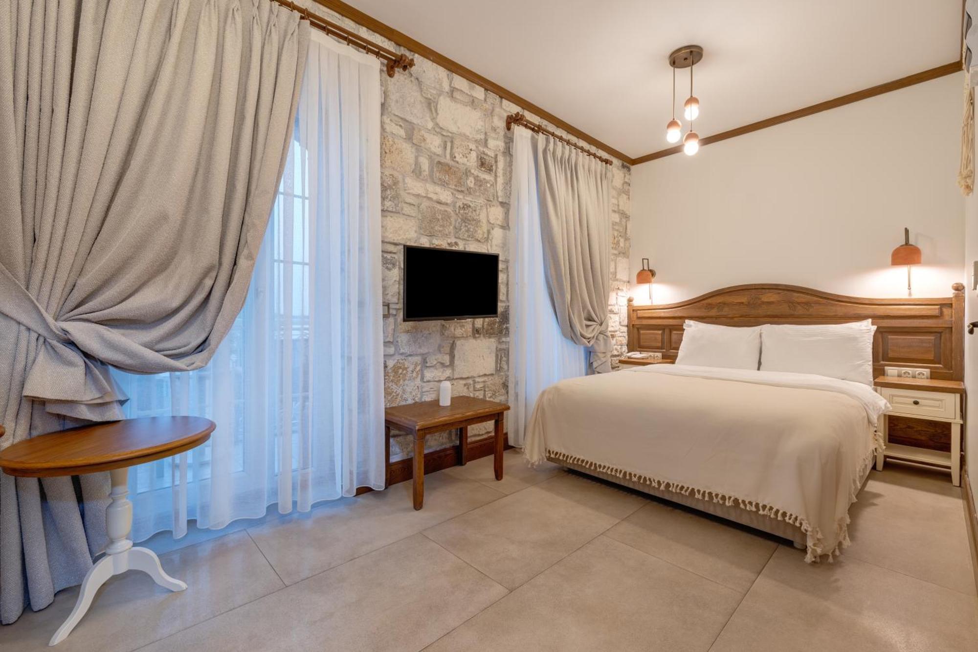 Navalia Hotel Foça Eksteriør bilde