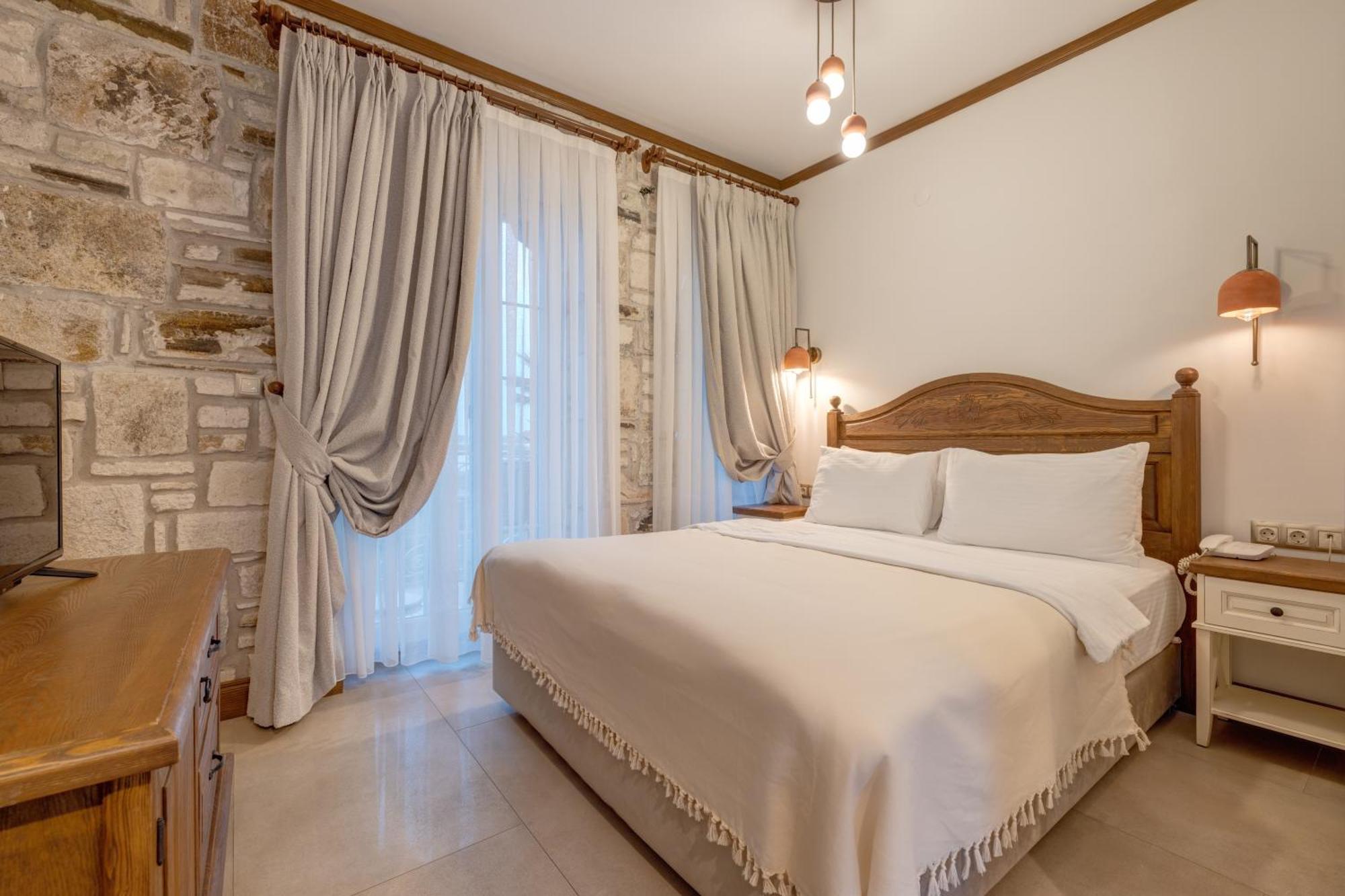 Navalia Hotel Foça Eksteriør bilde
