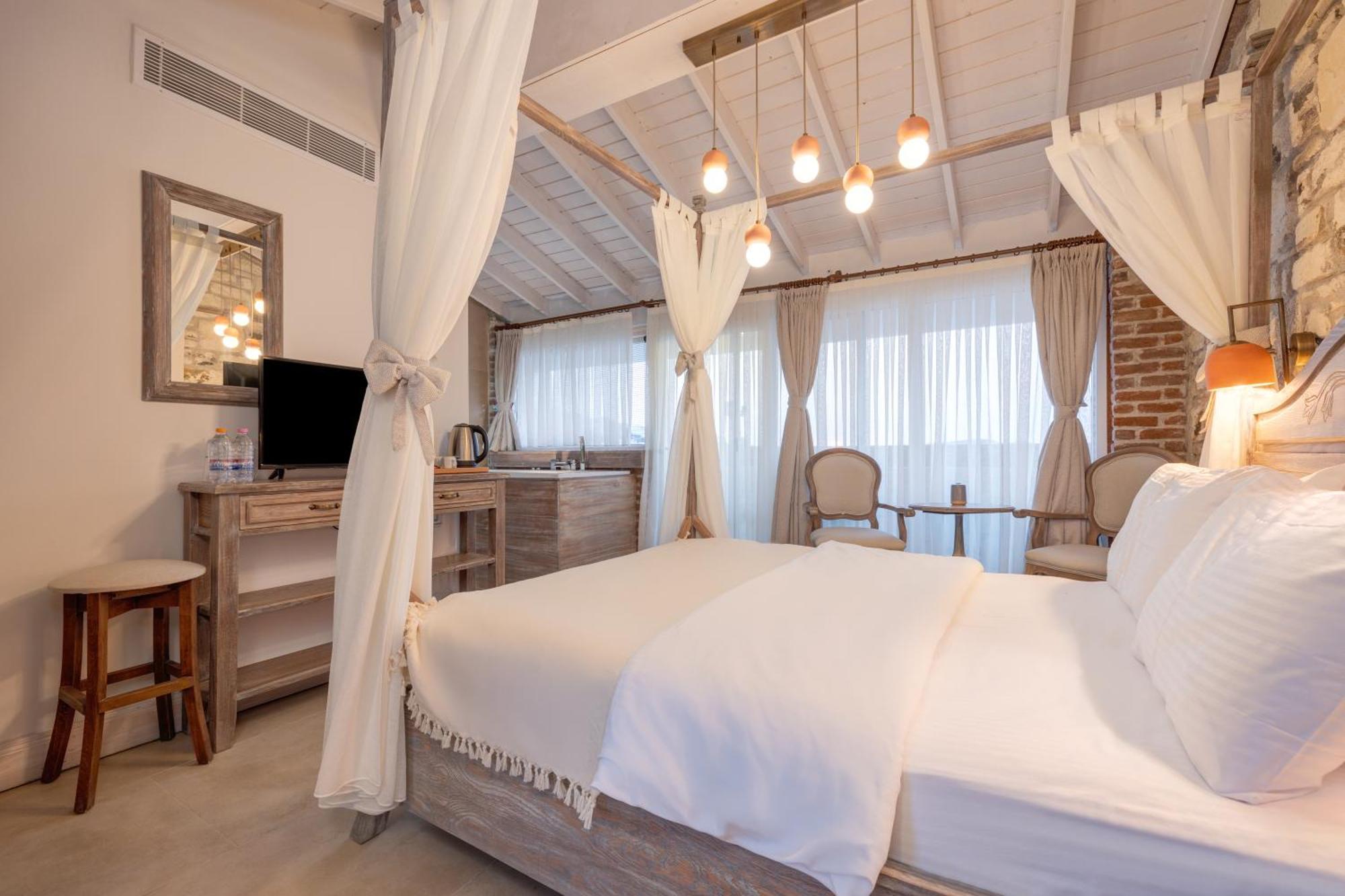 Navalia Hotel Foça Eksteriør bilde