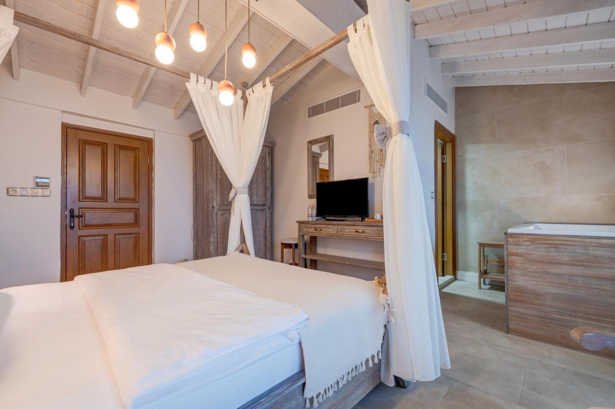 Navalia Hotel Foça Eksteriør bilde