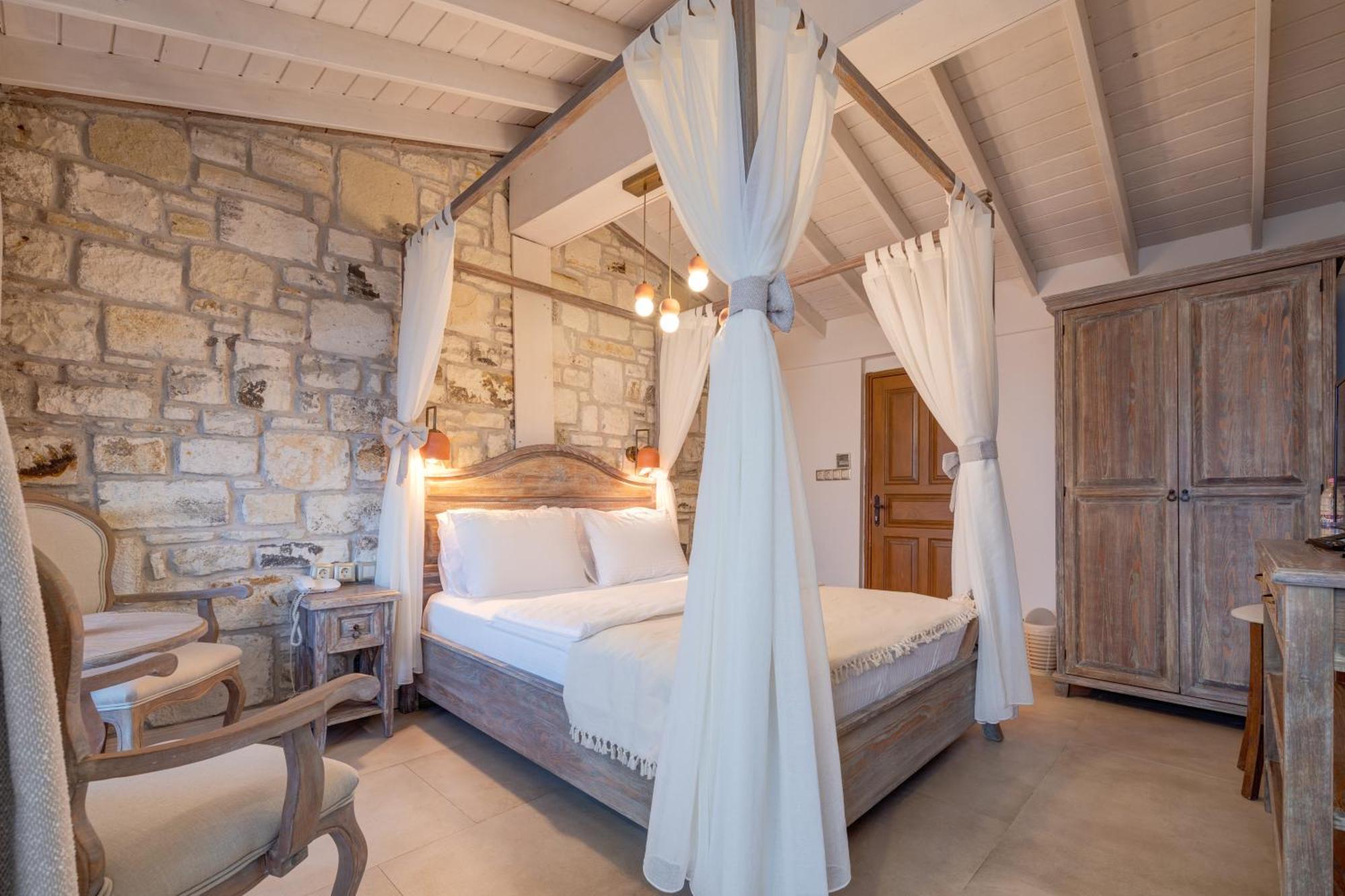 Navalia Hotel Foça Eksteriør bilde