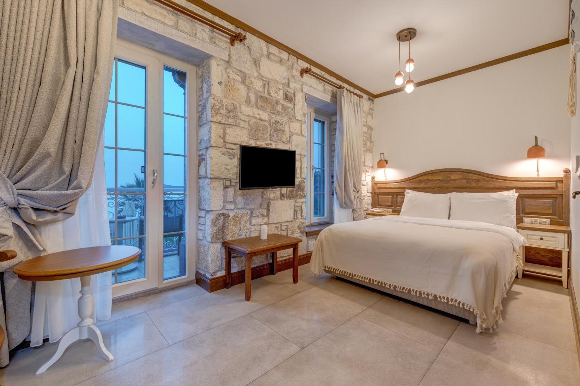 Navalia Hotel Foça Eksteriør bilde