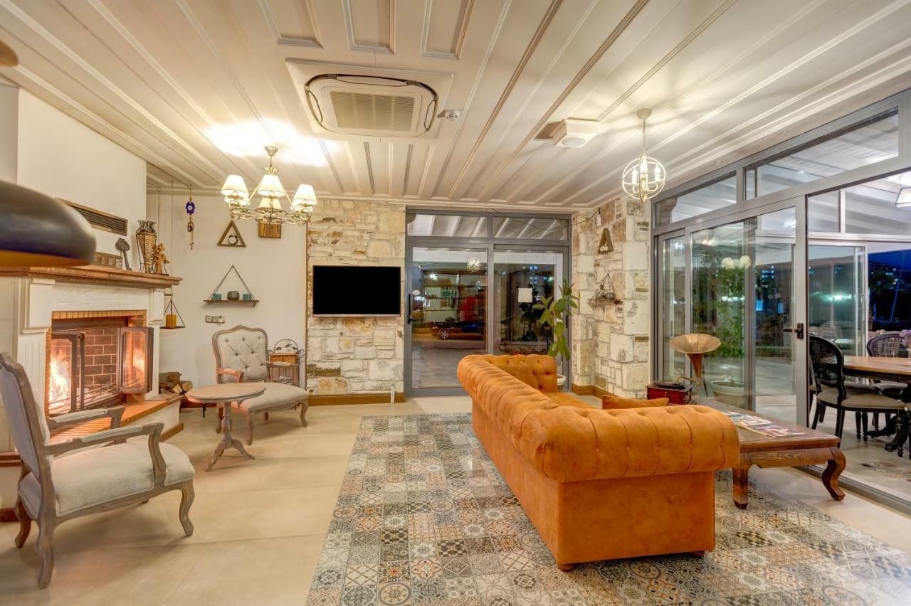 Navalia Hotel Foça Eksteriør bilde
