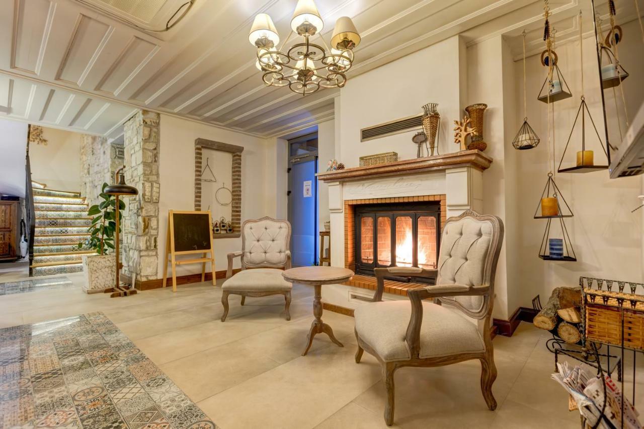 Navalia Hotel Foça Eksteriør bilde